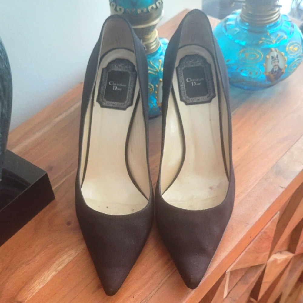 Elegant Satin Dior Pump Style